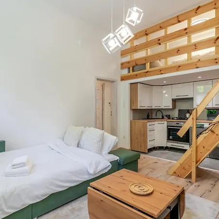 With Mezzanine By Bookinghost Апартаменты